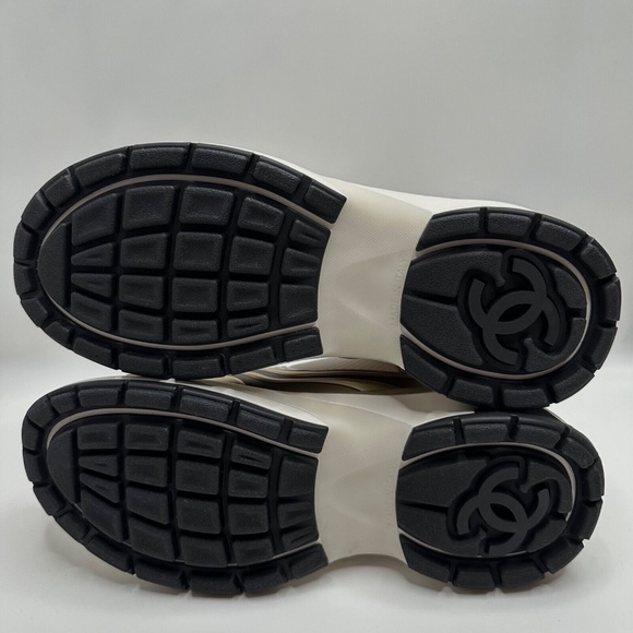 ❌❌SOLD Chanel 2023 White Black Gold Silver CC Logo Trainers Runners Sneakers - Picture 14 of 14